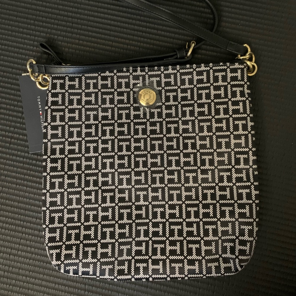 ❤️NWT Tommy Hilfiger Crossbody
